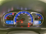 スタイリッシュなデザインとわかりやすい表示で、運転に必要な情報をスムーズに確認できます。視認性の高いメーターは、安全運転をサポートする頼もしいパートナーです。