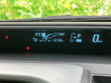 視認性の高いメーター類で、運転状況を的確に把握。必要な情報を一目で確認できるので、安全運転をサポートします。落ち着いた空間です。