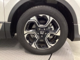かっこいい【アルミホイール】を履いていますので、足元を引きしまっていますね。