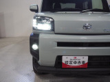 ヘッドライトは明るいLED。夜間の運転も安心です。