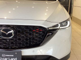 Sports Appearanceの赤いワンポイントは、初代ロードスターの赤!「クラシックレッド」を使用しております。ここでもMAZDAの走りの歴史を引き継いでおります。