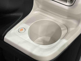 (前席/掘り込み式)ホットカップホルダー☆保温付で温活が車内でも実現♪600mlのペットボトルまで対応しておりスイッチ1つで温かい飲み物は保温を、冷たい飲み物は常温にしてくれます
