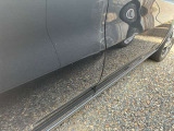 (右リアドア)画像ではわかりづらい傷や凹みがございますので現車確認をおすすめしております。
