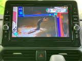 停車中にTVを楽しめる機能。長距離移動も退屈知らずです。家族や友人と、旅の思い出を共有するのに最適です。