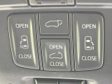 【両側パワースライドドア】スマートキーや運転席のスイッチで後席両側スライドドアの開閉が可能♪電動だから力を入れてドアを開ける必要が無く、小さなお子様でも簡単に開け閉めでき快適です♪