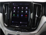 Google搭載のボルボなら、車内にいながら多彩なデジタルライフをお楽しみいただけます。Google Playから必要なアプリをダウンロードして、有意義な移動時間を楽しみましょう。