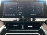 多彩な機能が搭載されたナビ・オーディオ。目的地設定や音楽再生など、快適なドライブをサポートする頼もしいパートナーです。操作性も抜群。