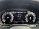 ドイツ車には特徴があり、メーターの30km/h、50km/h、130km/hのメモリに色がついています。これはドイツでは推奨速度という考えがあるためです。安全で快適に走る際に適している速度を指しています。