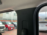 カーテンエアバッグが付いています!側面衝突時や車両転倒時に頭部を保護します。全席をカバーするため、全乗員の安全性を向上。安心してお出かけいただける安全設計です。