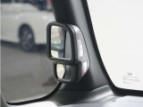 ◆サイドビューサポートミラー◆車の左前の見ずらい所・助手席側のドアの下あたりの見づらい所を映すから、駐車がずっとラクになります。