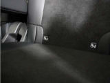 ◆ISOFIX◆シートベルトいらずでチャイルドシートと固定金具を連結するだけでガッチリ固定できます。
