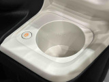 (前席/掘り込み式)ホットカップホルダー☆保温付で温活が車内でも実現♪600mlのペットボトルまで対応しておりスイッチ1つで温かい飲み物は保温を、冷たい飲み物は常温にしてくれます