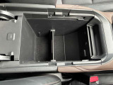 センターコンソール内にUSBタイプAが1口とHDMIがあります