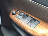 パワーウインドウを装備しております!後席ウインドゥの閉め忘れも運転席で解決できます♪
