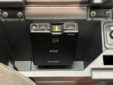 品質へのこだわり!フロアマットやシートなど車内をキレイに清掃し、ニオイや汚れなどを徹底的にクリーニングしてもらっております。室内はピカピカです☆