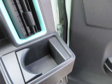 運転席ドリンクホルダー