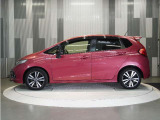 整備代金を車両本体価格に含んでおります。法定点検整備または定期点検を実施し、点検記録簿を発行致します。