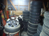 コペンの純正ホイール磨き修理中とVRX3165/50R15の2022ほぼ未使用に近いいぼ付きタイヤ4本ですが、ヤフオクウォッチ21件で売れないので、探しておられる方があれば、77000円でタイヤのみ4本販売します。