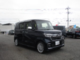 中古車購入時「パンク保証」をご案内しております。万一のパンクやバーストの際に、同等新品タイヤへの交換が可能です。(タイヤと交換工賃が対象です。免責金額と廃タイヤ処分料が必要になります。)