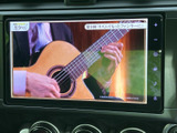 停車時にテレビを視聴できます。休憩時間や待ち合わせの際に、ちょっとしたエンターテイメントを楽しめます。