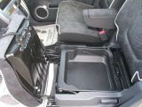 【こだわりの品質】新車にも負けないくらい満足していただけるお車を提供するということが弊社のこだわりでありモットーです。たかが中古車ではなく、されど中古車を実感していただきたいです。
