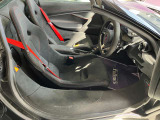 3994ccV8ツインターボ 750PS/7500rpm 800Nm/5500rpm(カタログ値) 1,440kg ステルスホイールフィニッシュ マシンロゴキャリパ P-ZERO CORSA 245/35ZR19・305/30ZR20 電気色変化ガラス クロミック電動オープン