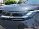 フロントフェイスを際立たせるLEDヘッドライトを装備。