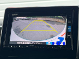 【バックカメラ】駐車時に後方がリアルタイム映像で確認できます。大型商業施設や立体駐車場での駐車時や、夜間のバック時に大活躍!運転スキルに関わらず、今や必須となった装備のひとつです!