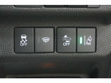 ホンダセンシングが装備されています。アダプティブレーダークルーズやレーンキープアシスト、車線逸脱防止機能なども備えていて、ロングドライブも快適で安全にお楽しみいただけます。