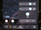 タッチパネルからはシートヒーター温度調節が可能です 運転席はステアリングヒーターも装備しているため、冬でも手がかじかむことがなく正確にステアリング操作できます
