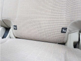 ◆ISOFIX◆シートベルトいらずでチャイルドシートと固定金具を連結するだけでガッチリ固定できます。