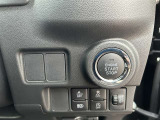 【オートマチックハイビーム】先行車や対向車を検知し、ハイビームとロービームを自動で切り替えてくれます。【アイドリングストップ】信号待ちや一時停止時に、エンジンのアイドリングを自動的にストップして、燃費