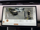 サラウンドカメラで車庫入れも安心です。