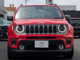 7つのグリルの「セブンスロットグリル」はJEEP車である象徴です。