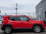 JEEPらしいシンプルなボディーラインがかっこいい!