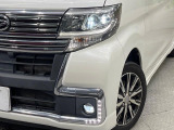 【LEDヘッドライト】悪天候や夜間走行時も良好な視界を確保し安心して運転できる高輝度LEDヘッドライトを装備!点灯速度が早く、消費電力も抑えられています。