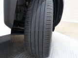 タイヤサイズは215/50R18となっております♪
