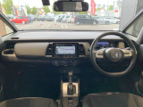■ 運転席まわりの装備 &rArr;
