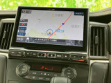見やすい地図表示で、目的地へのナビゲーションをスムーズに。運転に集中できる環境が、安全な移動を支えます。