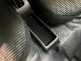 品質へのこだわり!フロアマットやシートなど車内をキレイに清掃し、ニオイや汚れなどを徹底的にクリーニングしてもらっております。室内はピカピカです☆