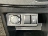 運転席シートヒーター付きで冬場も快適に運転できます。