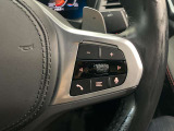 ステアリングスイッチがついておりますのでボタンで音量調整やラジオのチャンネル変更、電話応答が可能でございます!!