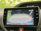 駐車や後退時の安全をサポートするバックカメラ。後方視界を確保し、安心して運転できます。