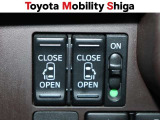 運転席からワンタッチで両側パワースライドの開閉ができて便利です。