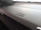 英ヘセルの工場にて生産されるエミーラ。ダッシュボードにはFirst Editionのプレートが貼られています。