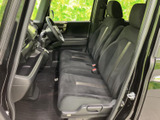 座り心地の良いシートは、長時間のドライブでも疲れにくい設計。快適なカーライフをサポートします。