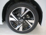 ■純正15インチアルミホイール!タイヤサイズは165/55R15です。【右前/2023年03週 溝4.5mm。左前/2023年30週 溝5mm。左右リヤ/2023年03週 溝5mm。】