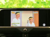 停車時にTVを視聴可能。お子様連れのご家族にもおすすめです。移動時間も快適にお過ごしいただけます。
