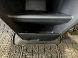 充電するのに便利なスマホトレー、センターロアーボックスです。