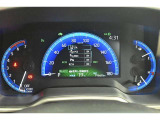 先進的なディスプレイ表示のスピードメーター。